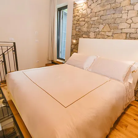 Garesio Wine Farm stay *