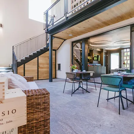 Garesio Wine Farm stay *