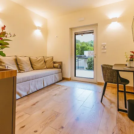 Garesio Wine Alloggio per agriturismo Serralunga d'Alba