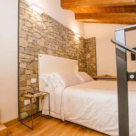 Garesio Wine Farm stay *
