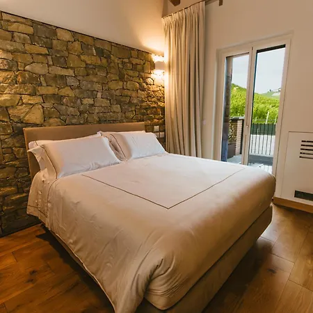 Garesio Wine Farm stay Serralunga d'Alba